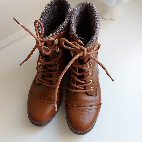 Brash Shoes - Cute sweater boots